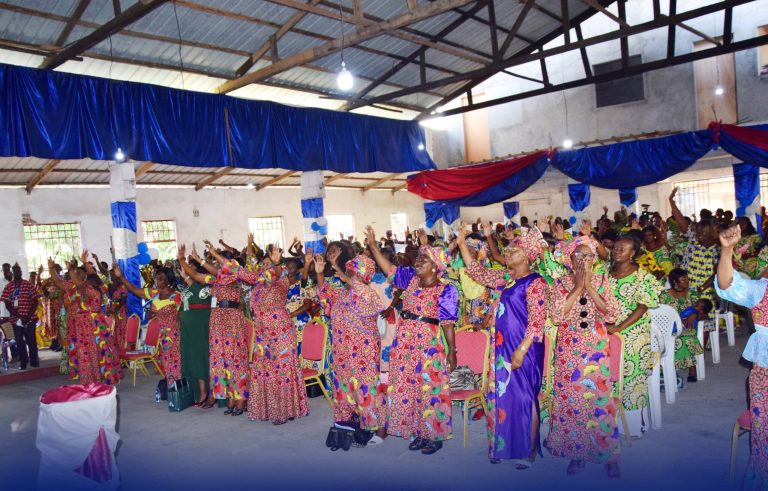 Dans le cadre du mois célébrant la femme, les Assemblées de Dieu du Congo (ADC) ont organisé la 5è édition de la Conférence ‘Femmes de lumière” à Pointe-Noire du 8 au 11 Mars 2023. Cette rencontre des femmes des ADC avait pour thème : L'impact du surnaturel sur le monde actuel.